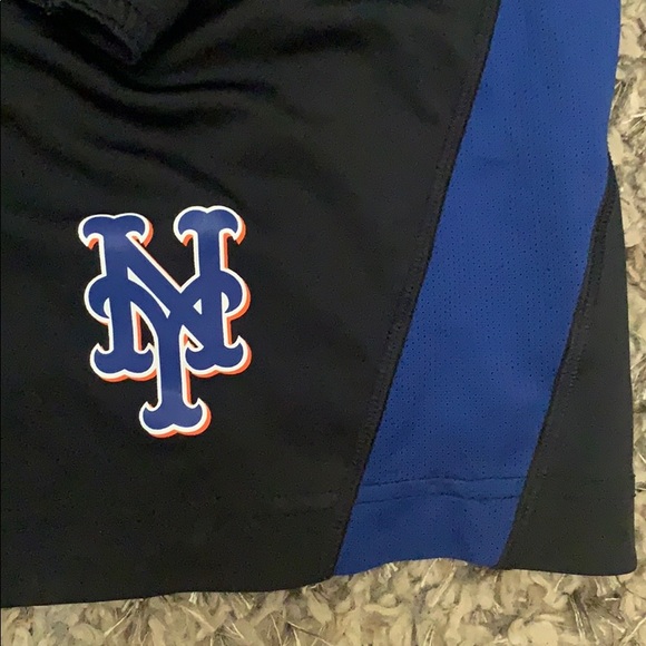 SOLD🚨Size XXL Mets MLB shorts + get hat FREE - Picture 3 of 5
